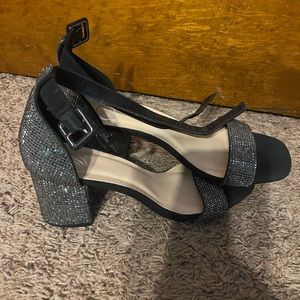 Black Sparkling High Heels. SIZE: 6 1/2